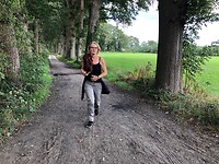 Miriam in hempje