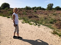 Miriam op de hei nabij Lage Vuursche