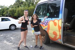 Bij de tour bus met Linda (zweedse meisje)