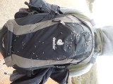 Tel de vliegen op de backpack!