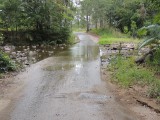 Rivier over de weg