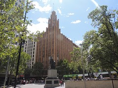 Christmas square met het Manchester Unity building