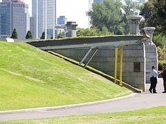 Shrine of Remembrance 2: Opslagruimte onder gras