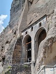Deel van klokkentoren Vardzia grottenstad