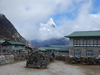 06 Khumjung