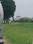 De veerboot komt aan in Wischhafen