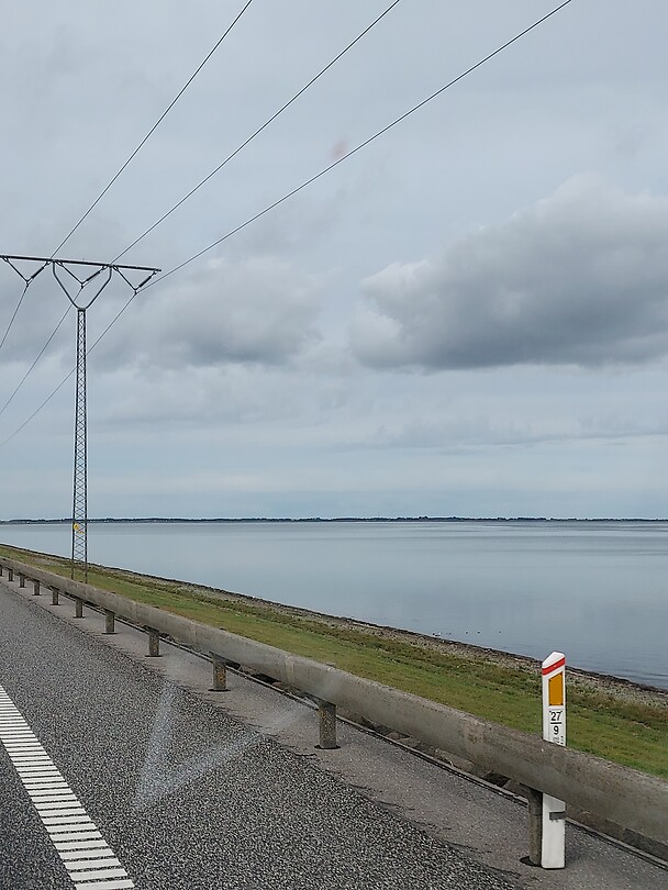 Uitzicht vanaf de dijk over de Waddenzee