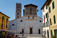 Basilica di San Frediano, met muren van gepolijst zandsteen