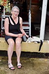 Marja kreeg tijdens het wachten gezelschap van een leuke kat (foto speciaal voor Elske)
