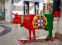 Behalve de Kerstkoe bij Ale-Hop ook een blitse Portugalkoe voor de fan shop