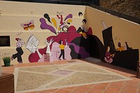 Muurschildering bij school/cultureel centrum