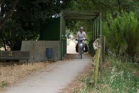 Marja op een van de bruggetjes van de Via Verde