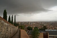 Vanuit het noorden dreigende luchten toen we op de Muralles waren