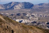 Mount St. Helens en het met as gevulde dal