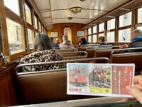In de inmiddels 112 jaar oude trein naar Sóller; de Comb i kaartjes zijn 4x gecontroleerd