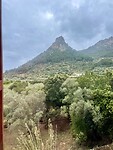 De NW-kant van Mallorca is flink bergachtig, tot bijna 1500 m hoog