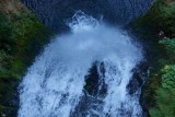 Lower Multnomah Falls van boven vanf de brug