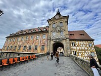 Das Alte Rathaus wordt wat scheef met extreme groothoek