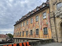 Prachtige muurschilderingen op het Alte Rathaus