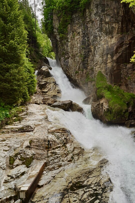 De Gastein Ache loopt in een diepe kloof dwars door Bad Gastein
