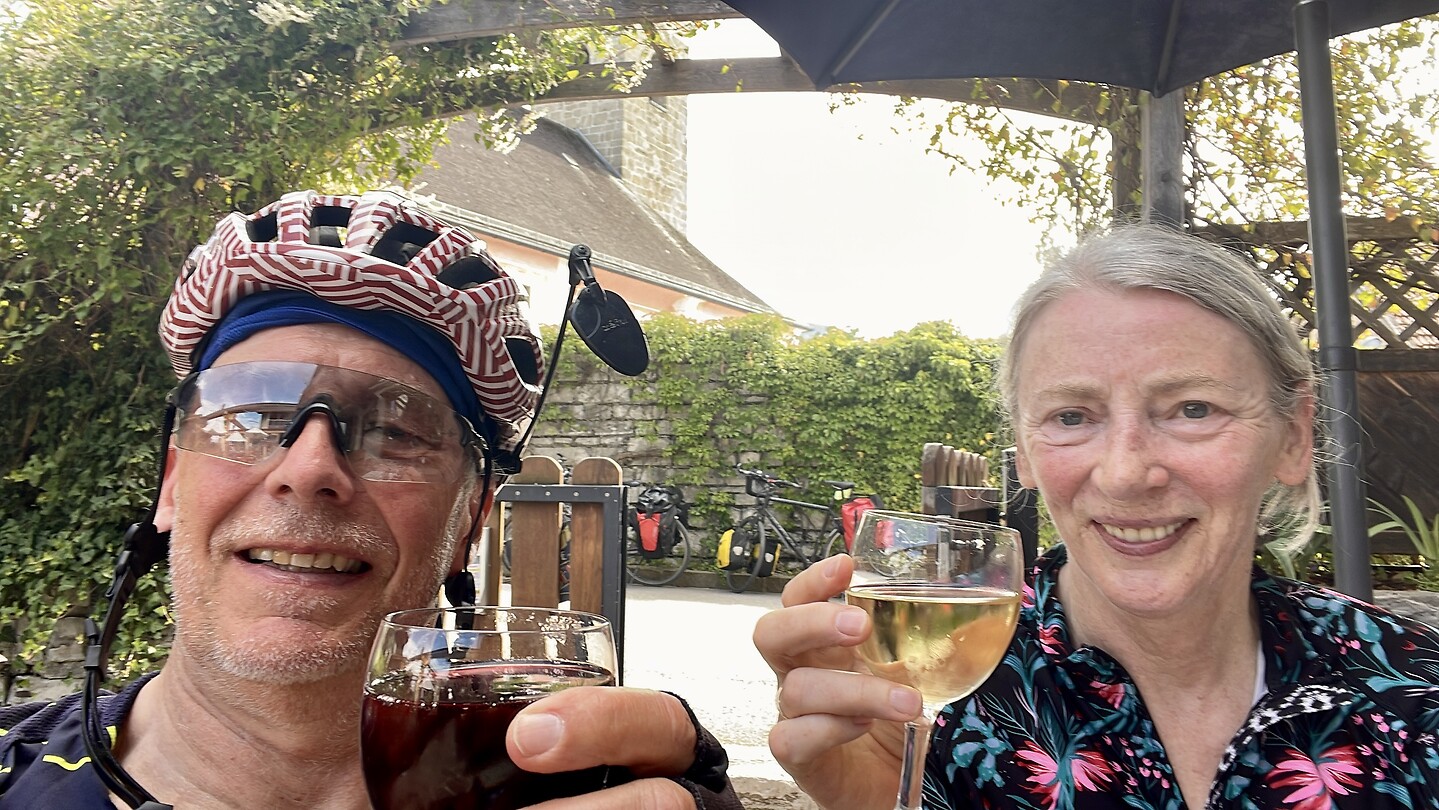 Het lijkt wijn maar het zijn Schorles (gespritzter Fruchtsaft), prima dorstlessers