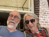 Onder de luifel voor Pura Vida op West