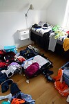 Fijn zo’n extra kamer, maar hoe krijgen we alles morgenvroeg weer in de koffer en de tas?