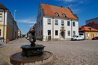Mooi oud gebouw vlak bij de stadsmuur