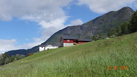 Huisje tegen de berg in Skjolden