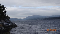 De andere kant van het fjord