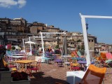 Terras met uitzicht over de hele stad