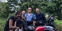 Koffie in Apeldoorn, met z’n zessen op de foto.