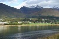 Beneden aan fjord