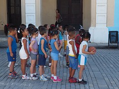 gymnastiekles op het Plaza Vieja