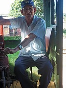 Mijn "vriend" in de stoomtrein die voor een foto flink wat geld vroeg
