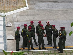 Bij het monument van Che Guevara: kort voor het officiële programma