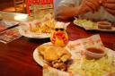 Duck de bouwer bij Hooters