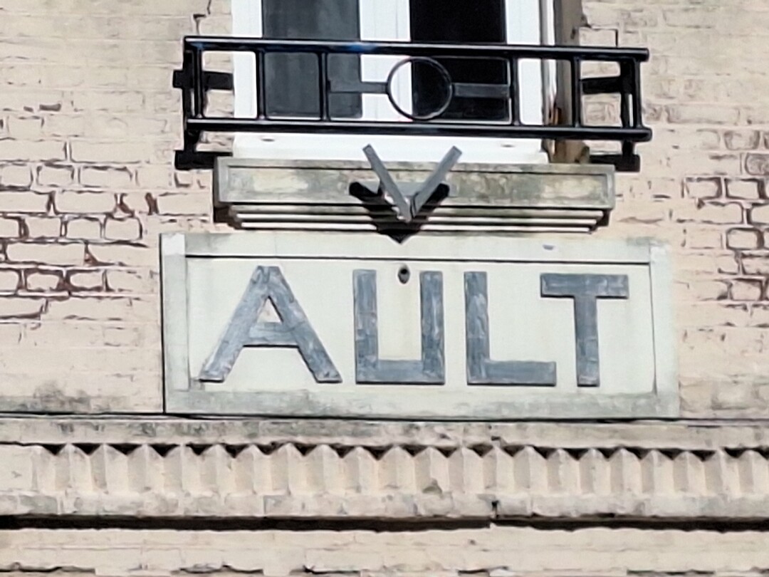 Ault