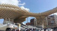 Het houten kunstwerk van Sevilla waar je boven op kan lopen