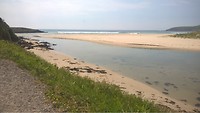 Rivier stroomt naar de zee