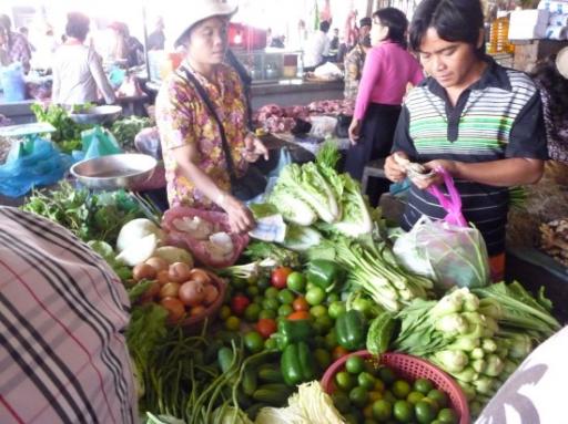 inkopen doen op de markt (2)
