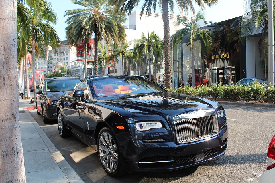 Bij duur winkelen hoort een Rolls Royce