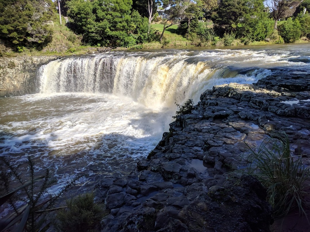 Haruru falls