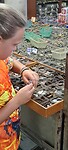 Geluksbrengens zoeken op de Amuletten markt
