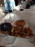 Patatas bravas con pisto (verduras)