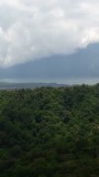 De gunung agung bij het banturmeer