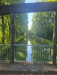 Kijkje door de brug