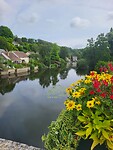 Brug met bloemen