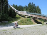 Onder de skischans