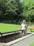 52- jarige doet een Kneipp kuurtje